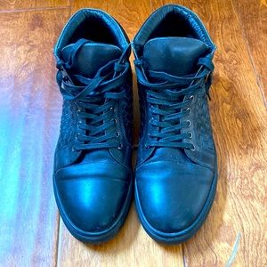Men’s boots size 10.5